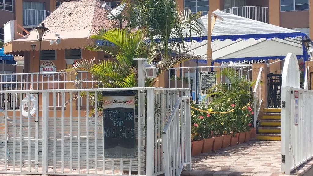 Seaspray Inn Beach Resort Palm Beach Shores Exteriér fotografie
