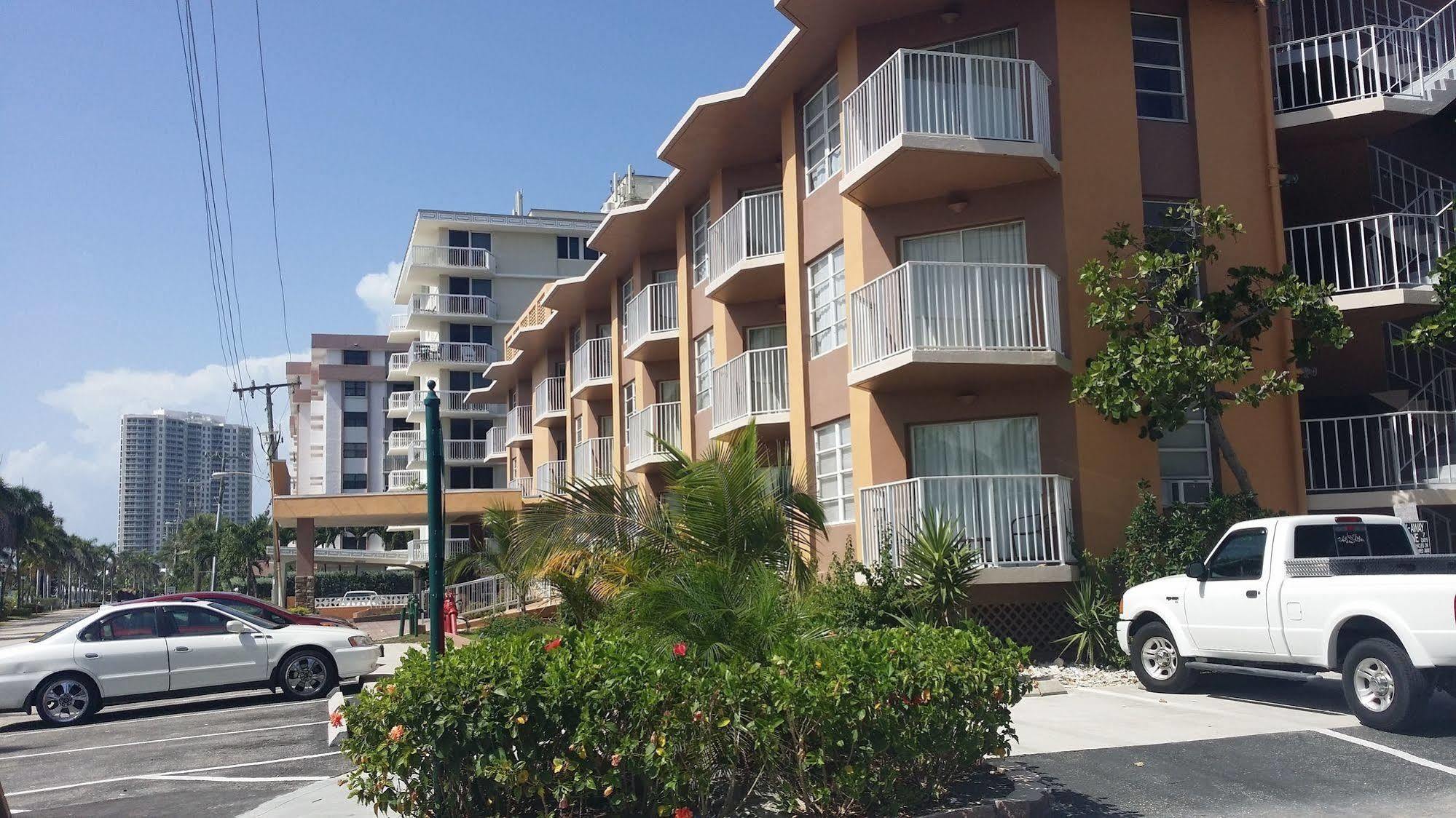 Seaspray Inn Beach Resort Palm Beach Shores Exteriér fotografie