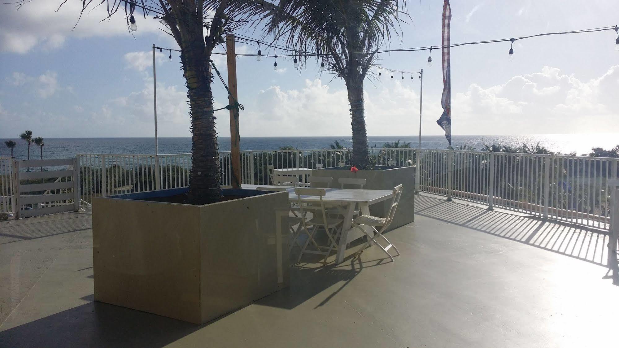 Seaspray Inn Beach Resort Palm Beach Shores Exteriér fotografie